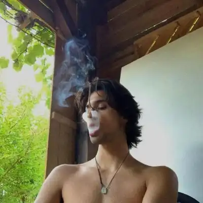 黄莉颖 黄莉颖
